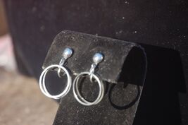 Circle Silver Tone Metal Earrings Pierced Jewelry Vintage - $4.95