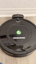 iRobot Roomba 779 Robot Vacuum Cleaner w Charger Base Tested SEE VIDEO - $724.18 MXN