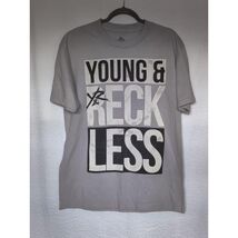 Young &amp; Reckless T-shirt Gray Graphic Logo Size Large - $232.14 MXN