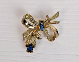 Vintage gold tone Blue white Rhinestone bow w/flower Brooch Pin signed flawed - £23.35 GBP