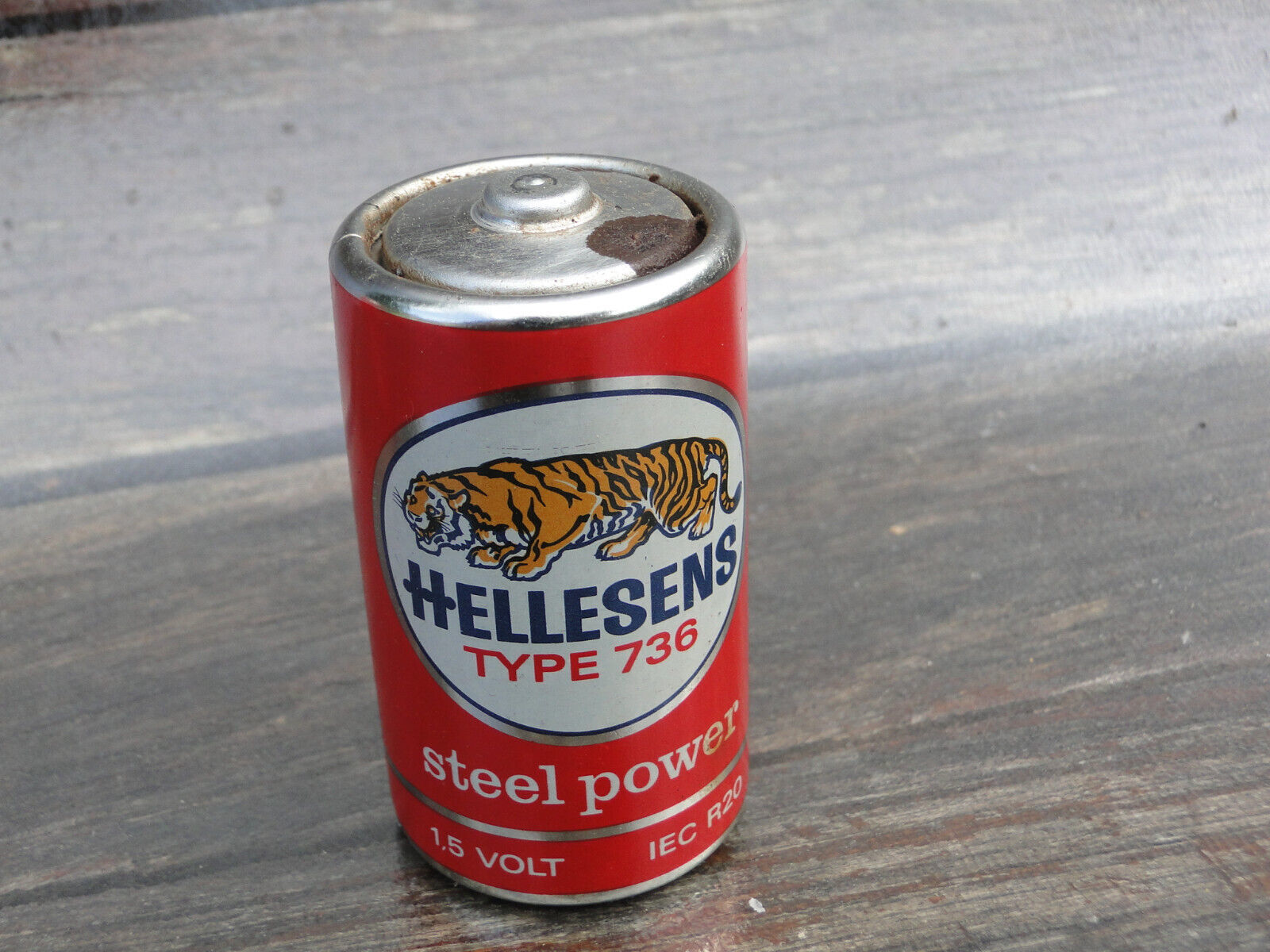 Vintage Hellesens Radio 736 R20 Empty Battery For Collectors Made In Den... - $8.79