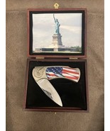 Collectable Rare American Flag Statue of Liberty Knife With Wooden Case - $229.82 MXN