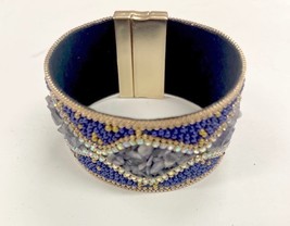 Boho Bracelet Blue Bead &amp; Stone Magnetic Wrap Gold Tone Clasp - $15.39 CAD