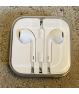 Apple EarPods Headphones with 3.5mm Plug - $27.33 CAD