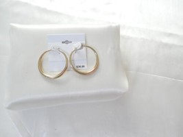 Department Store 1-1/2&quot; Gold Tone Hoop Earrings D153 - £11.11 GBP