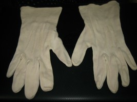 Vintage Ladies Short Ivory Gloves - £6.95 GBP