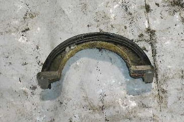 1971 60 HP Evinrude Outboard Bracket Mount Seal - $3.88