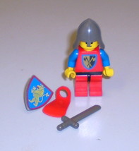 Used LEGO Knight Crusader Minifig Crossed Axes Lion Triangular Shield Sword Cape - £11.93 GBP