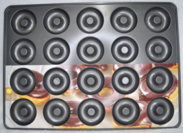 Wilton Perfect Results Non-Stick Donut Pan , 20-Cavity Donut Baking Pan, Steel - £43.95 GBP