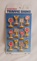 Vintage Tootsietoy Traffic Roadway Street Or Highway Signs New 4103 - £11.76 GBP