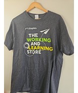 Staples &quot;The Working and Learning Store&quot; T-Shirt, Gray, Men&#39;s L - €12,83 EUR
