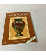 Collecting Moorcroft Pottery - 2002 - $268.27 MXN