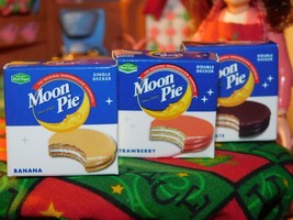 Chocolate Banana Strawber Moon Pie lot Mini brands Fits Loving Family Dollhouse - £9.65 GBP