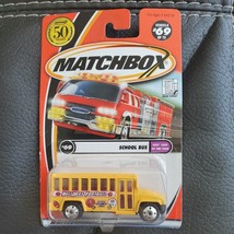 Matchbox #69 School Bus Kids Cars Of The Year 2000 New On Card 95261 Bulldogs - $8.54