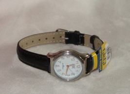 Q&amp;Q Japan Brand Leather Strap Women&#39;s Quartz Watch - New - £36.62 GBP