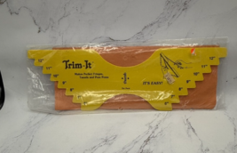 VTG Trim It Kit For Fringe Tassels Pom Poms Making Crafts Yarn Plastic T... - £5.51 GBP