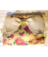 Straw &amp; Faux Leather BETSEY JOHNSON PURSE HANDBAG White Floral - £196.02 GBP