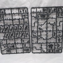 *Incomplete* (2) Chaos Space Marine Sprue Bits And Pieces Warhammer 40k ... - $27.71