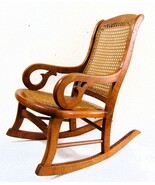 Antique Oak and Cane Children&#39;s Lincoln Rocking Chair - €298,67 EUR