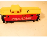 HO TRAINS  TYCO - ROCK ISLAND CABOOSE- LATCH COUPLERS- EXC.- S27 - $4.18