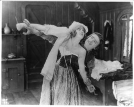 The Three Musketeers (1921) Douglas Fairbanks Struggles With Barbara La Marr - £19.98 GBP