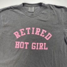 Retired Hot Girl T Shirt Women Sz M Black Dark Gray Hot Pink Retiring Mom - £12.49 GBP