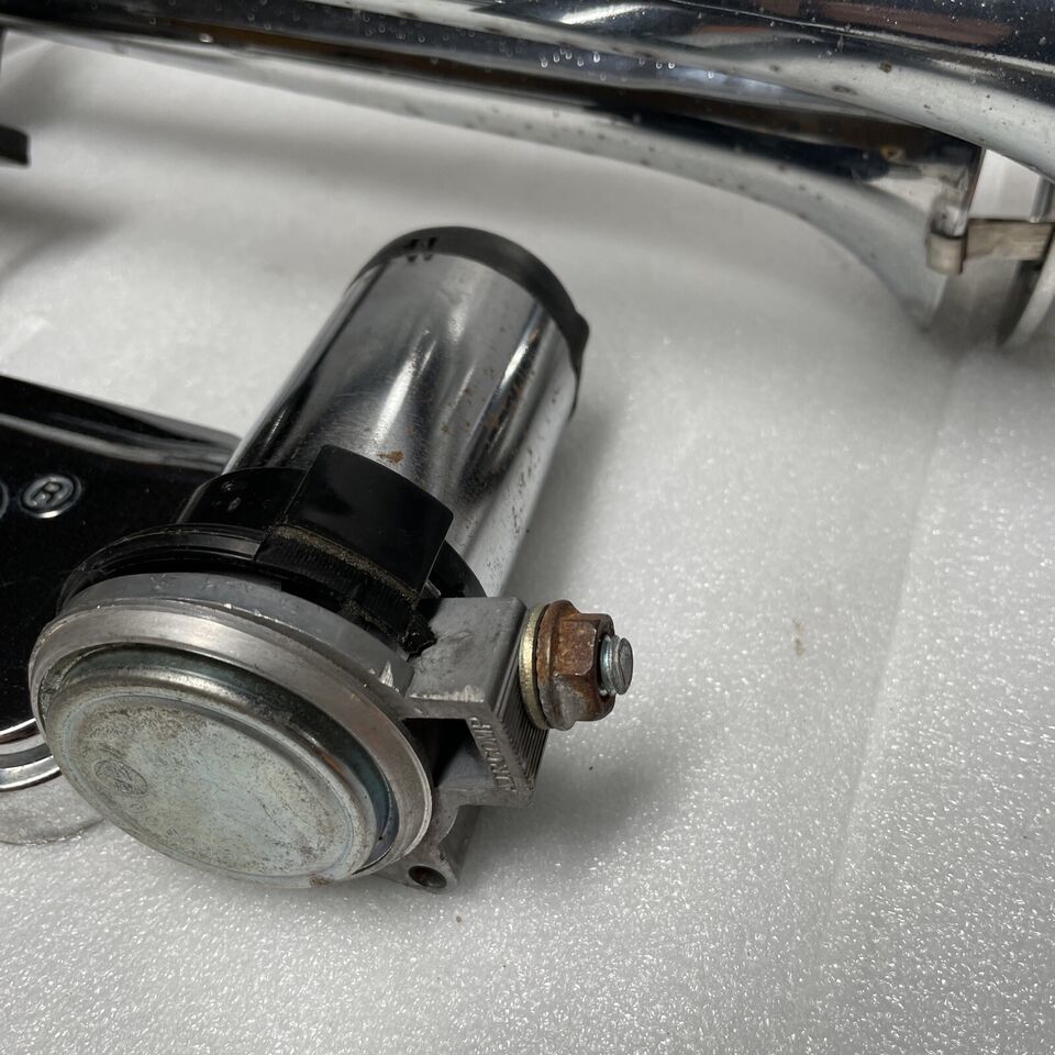 WOLO 120 Decibel Big Rig Powerhouse Chrome Plated Roof Mount Air Horn