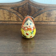 Russian Matryoshka Nesting Doll Babushka Wooden Keychain souvenir Orange Yellow - £6.87 GBP