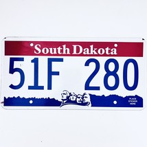  United States South Dakota Mount Rushmore Passenger License Plate 51F 280 - $243.00 MXN