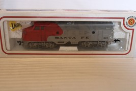 HO Scale Bachmann,  EMD F-7A Diesel Locomotive Santa Fe, Red #307 - $64.13