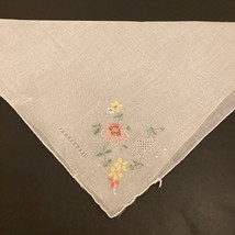 VINTAGE HANKY LOVELY EMBROIDERY Flowers And Fagoting 12 X 12 - $8.91