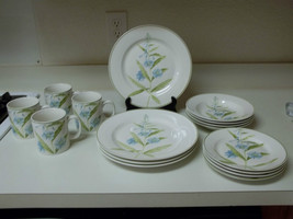 Wild Jardin Folk Craft Blue Flowers Stoneware 16 Pieces Plates Bowls Mugs - £78.73 GBP