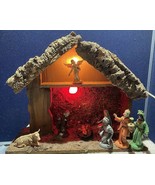 Vtg Lighted Bark &amp; Moss Wooden Manger Nativity W/8 Figures Made In Italy - €25,97 EUR