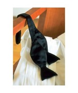 Classic Self-Tie Black Silk  Bow Tie - $627.69 MXN