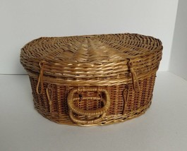 Shell Shaped Wicker Basket - Lidded - Decorative Storage - £19.46 GBP