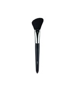Angled Blush Brush - $965.15 MXN
