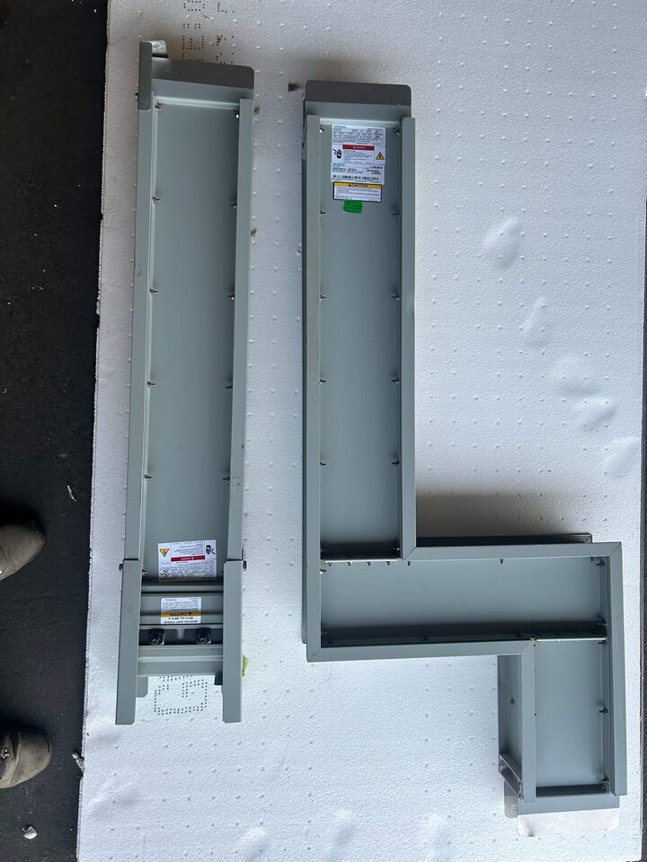 SIEMENS Sentron Busway 1600 AMP 600 UL Volts (MAX) Freq 50/60 System 3PH 4W - $7,382.50