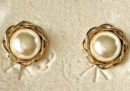14K Gold over 925 Sterling Silver Earrings Majorica Mabe Pearl Clip Beautiful - £18.07 GBP