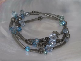 Estate Lot of 3 Thin Silvertone Barrel with Blue Plastic Bead Stretch Bracelets  - £6.86 GBP