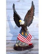 Ebros 18&quot; Tall Large Patriotic Bald Eagle Clutching On American Flag Fig... - €56,19 EUR
