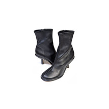 $450 Vince Boots 10 Womens Freya Black Leather Ankle Boots *Excellent* Sz 41 - £165.14 GBP