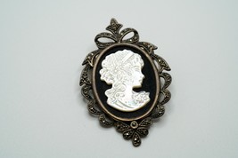 Vintage Sterling Silver Onyx Marcasite Mother of Pearl Cameo Brooch/Pendant - €76,18 EUR