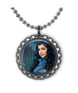 Disney DESCENDANTS EVIE 3D Bottle Cap Necklace | Gift for Kids - £3.89 GBP