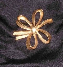 Monet Gold Bow Pin Brooch Vintage Signed 2 1/4 square - £14.49 GBP