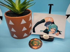 Vocaloid - Hatsune Miku (Jack-O Pose) - Waterproof Anime Vinyl Sticker / Decal - £4.47 GBP