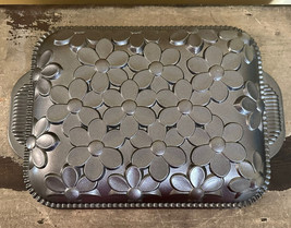 Nordic Ware Daisy Cake Pan. 10 Cups 9”x11”. Made in USA. - $17.34