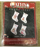 Cathy Needlecraft Kit Embroidery 0339 Teddy Bears on Small Christmas Sto... - €8,99 EUR