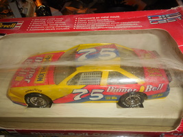 Revell 1/24 Scale Dinner Bell Oldsmobile #75 NASCAR Mint In Box Nice - $15.00
