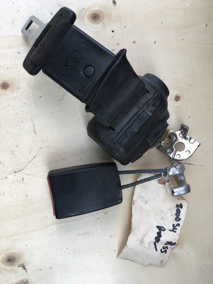 00-02 Audi S4 A4 B5 OEM REAR DRIVER PASSENGER CENTER SEAT BELT LATCH REC... - $13.16