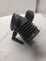 ESCAPE    2005 Air Tube/Resonator 1448457 - $814.42 MXN